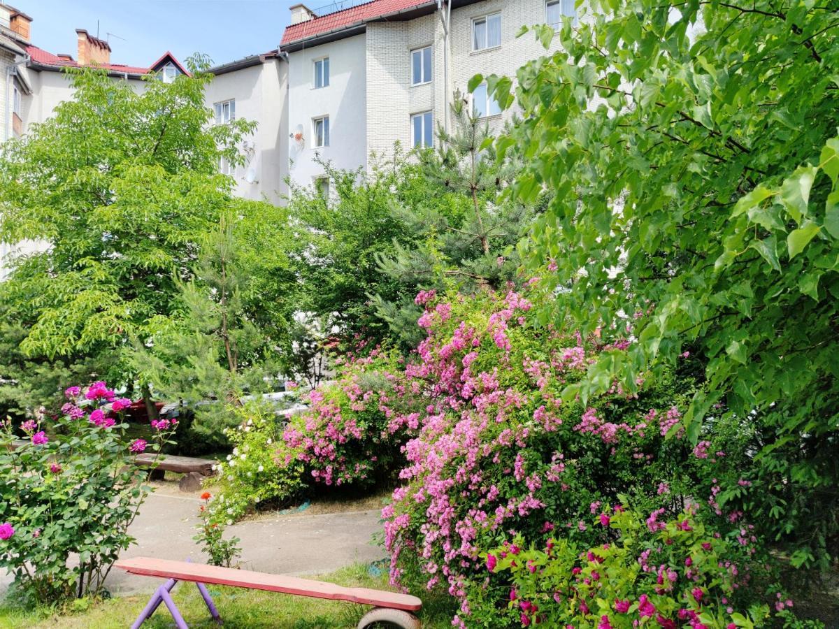 Positive Apartment Lviv Exterior photo